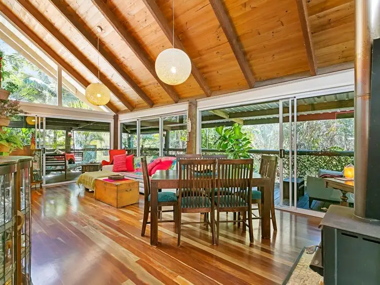 33 Rainbow Crescent, Sunrise Beach QLD 4567