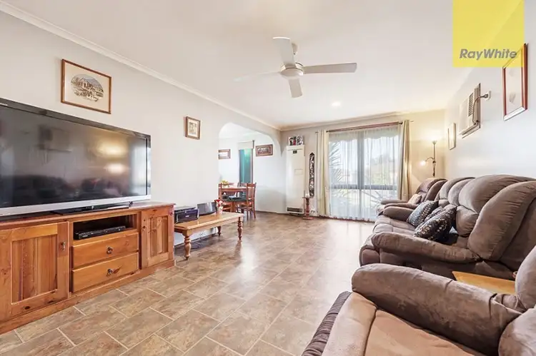 Fifth view of Homely house listing, 10 Brampton Close, Craigieburn VIC 3064