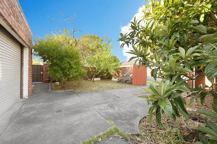 Fifth view of Homely house listing, 8 The Crossover, Carnegie VIC 3163