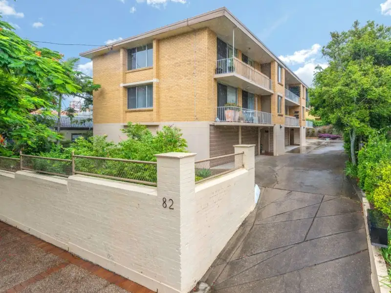 Main view of Homely unit listing, 1/82 Racecourse Road, Ascot QLD 4007