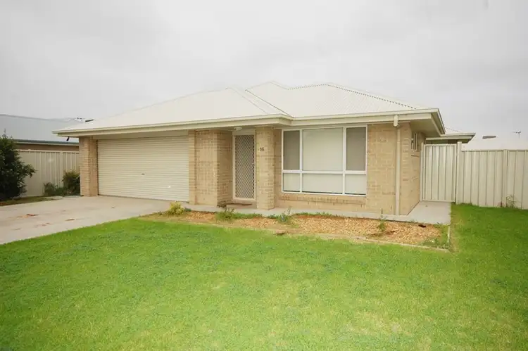 16 Spence Road, Griffith NSW 2680