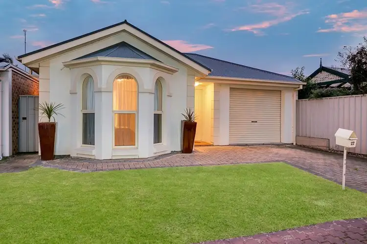 27 Hampton Drive, Oakden SA 5086