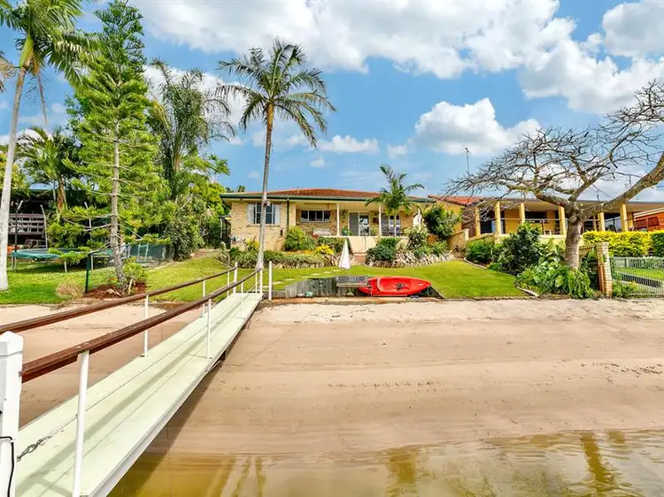 11 De Haviland Avenue, Benowa QLD 4217