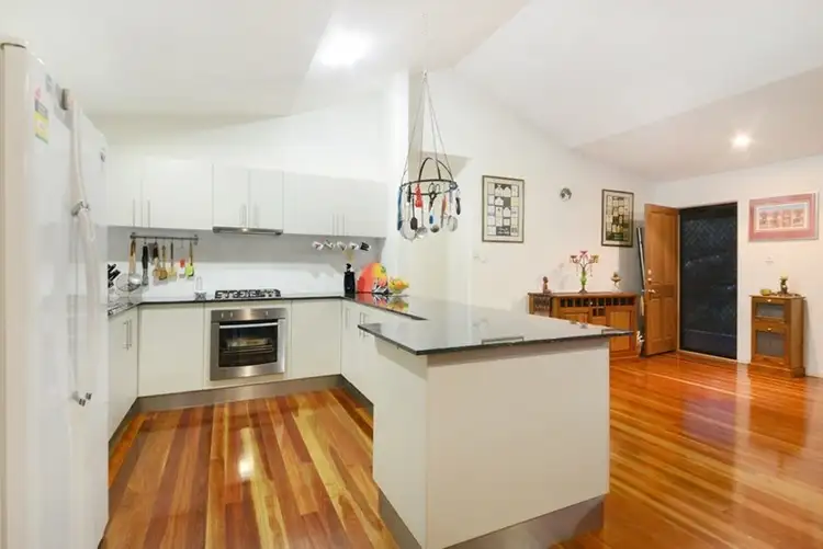 Second view of Homely house listing, 8 Curlew Court, Jubilee Pocket QLD 4802