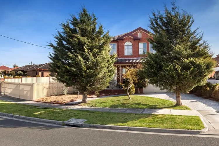 24 Sandalwood Drive, Oakleigh South VIC 3167