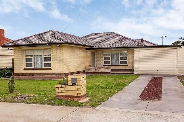 21 Centre Street, Largs Bay SA 5016