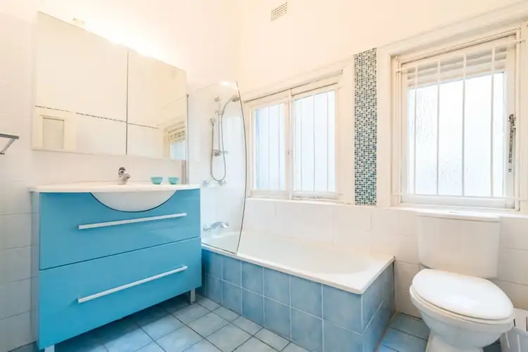 Fourth view of Homely apartment listing, 1/36 Roslyn Gardens, Elizabeth Bay NSW 2011