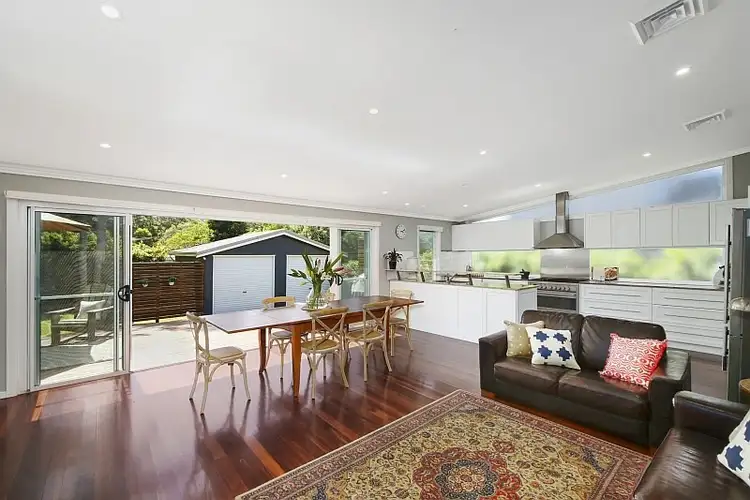 33 Sunshine Drive, Point Clare NSW 2250