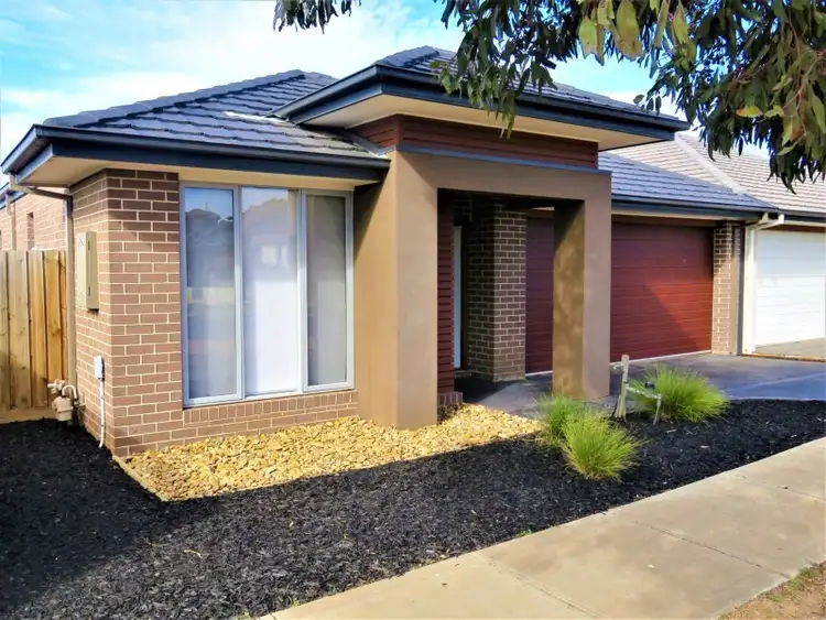 Seventh view of Homely house listing, 23 Holly Green Circuit, Truganina VIC 3029