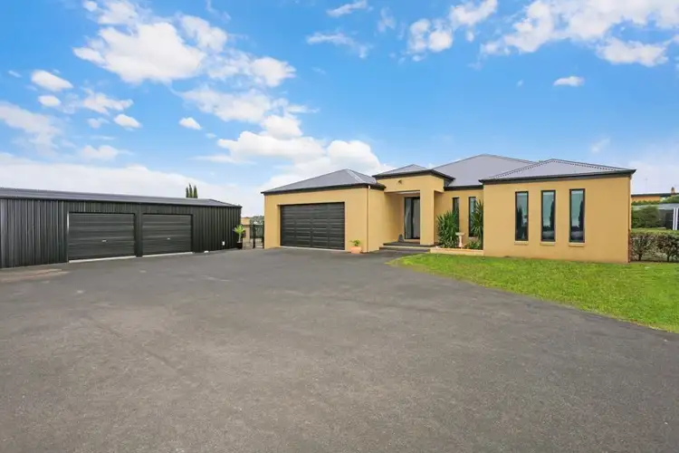Main view of Homely house listing, 17 Kenny Street, Hamilton VIC 3300