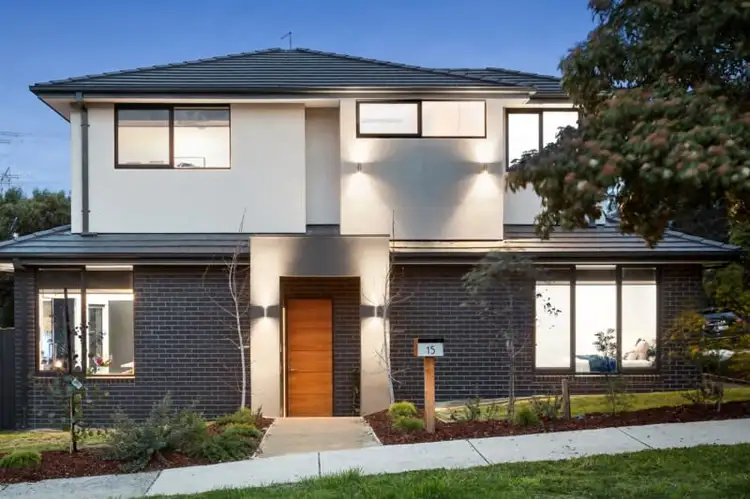 15 Warnes Road, Mitcham VIC 3132