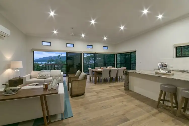 17 Seaview Drive, Airlie Beach QLD 4802