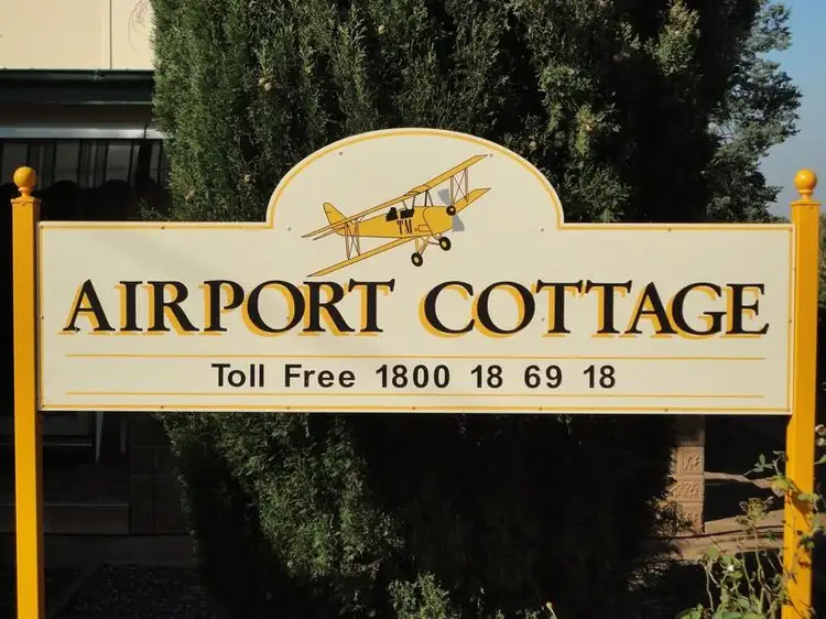 45 Airport Street, Temora NSW 2666