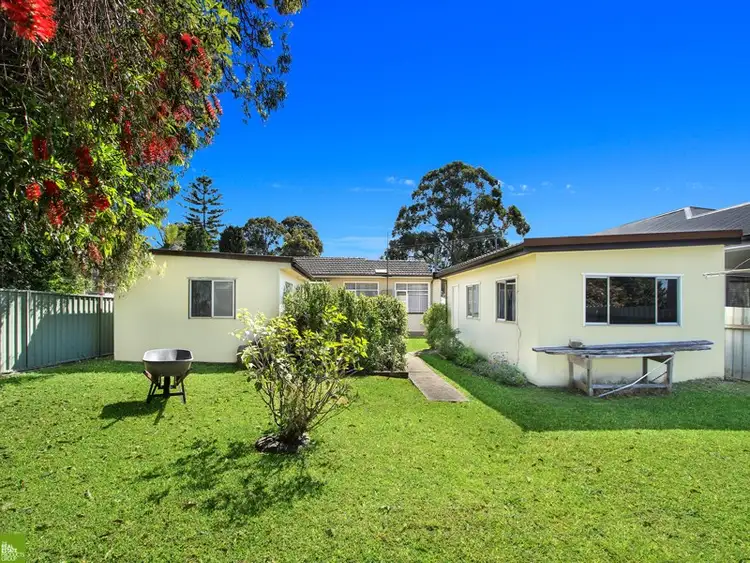 Seventh view of Homely house listing, 8 The Boulevard, Oak Flats NSW 2529