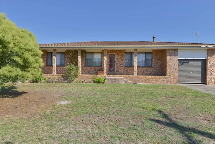Second view of Homely house listing, 4 Lindon Crescent, Kootingal NSW 2352