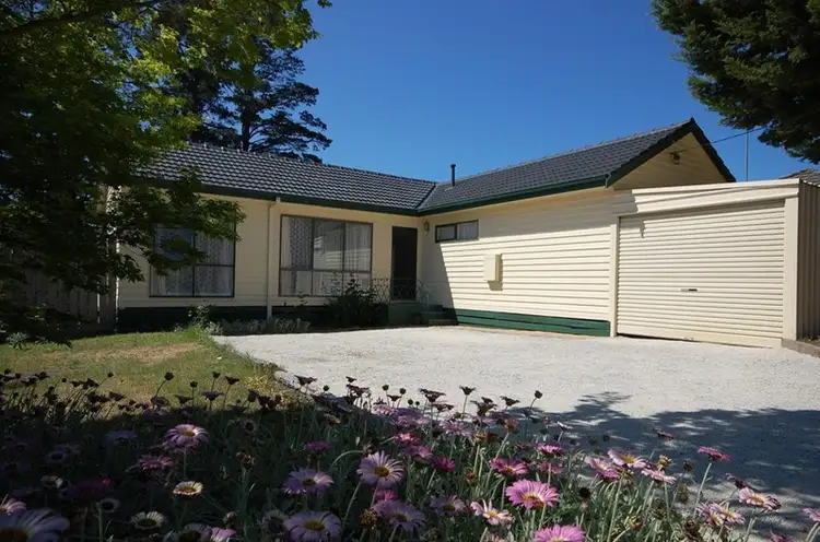823 Mount Dandenong, Montrose VIC 3765