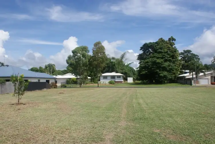 8 Southward Street, Mission Beach QLD 4852