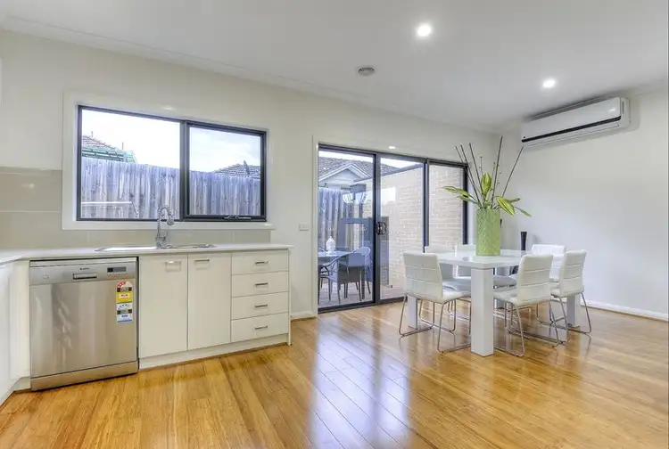 Fifth view of Homely unit listing, 2/28 Miranda Road, Reservoir VIC 3073