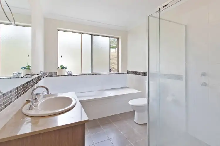 Fifth view of Homely house listing, 2/8 Hayden Close, Watanobbi NSW 2259