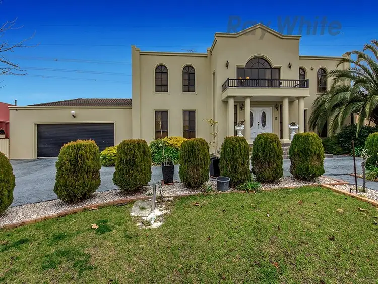 1 Abbott Court, Taylors Lakes VIC 3038