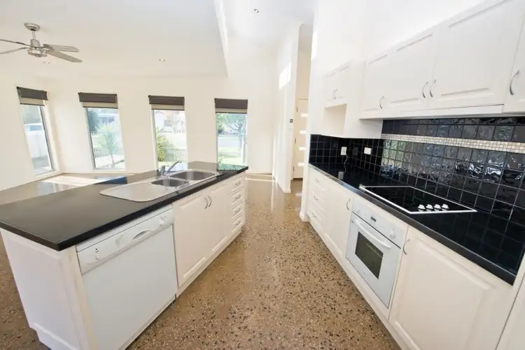Fifth view of Homely unit listing, 1/36 Palaroo Street, Swan Hill VIC 3585
