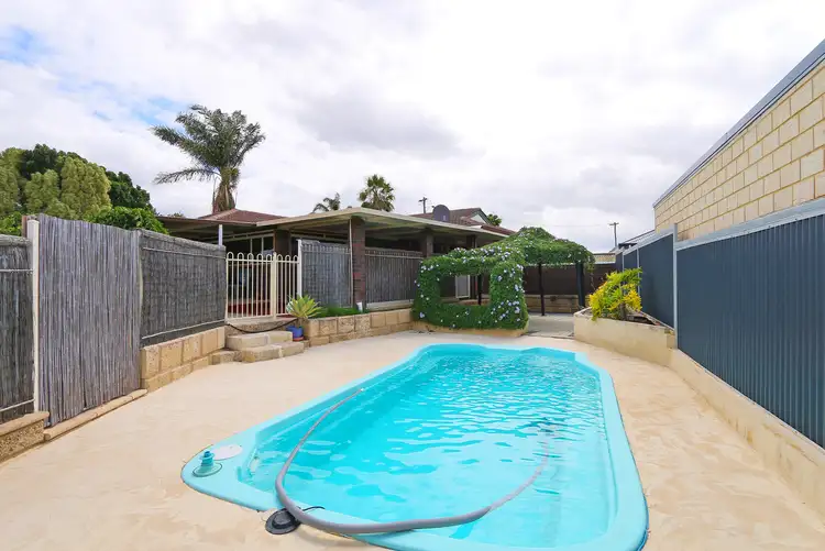 6 Harvey Close, Gosnells WA 6110