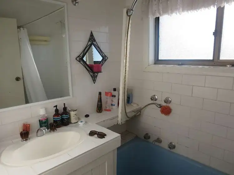 Fifth view of Homely unit listing, 1/372 Rau Street, Albury NSW 2640