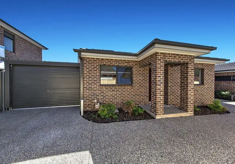 Main view of Homely unit listing, 3/8 Ivanhoe Avenue, St Albans VIC 3021