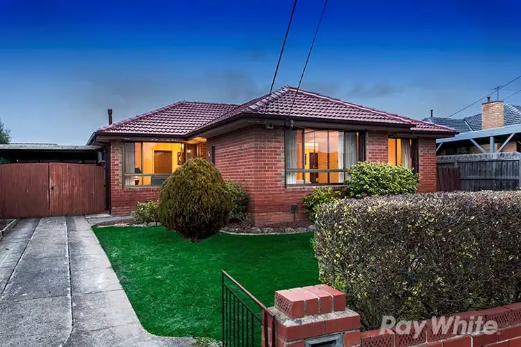 28 Waratah Drive, Dandenong North VIC 3175