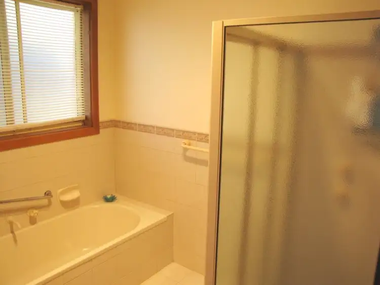 Sixth view of Homely house listing, 2 Waratah Court, Renmark SA 5341