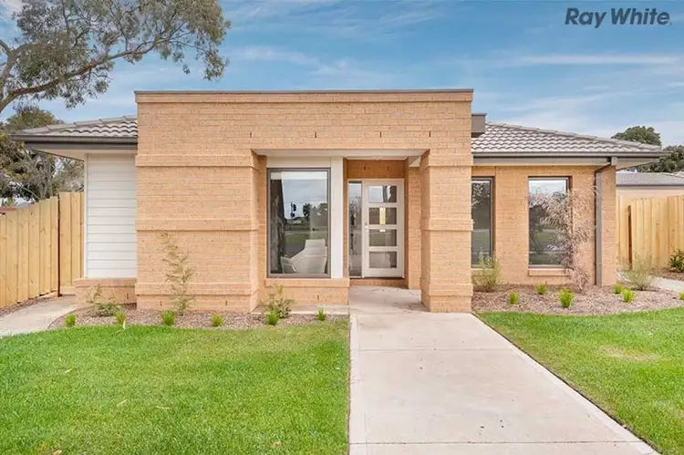 525 Sunshine Avenue, Taylors Lakes VIC 3038
