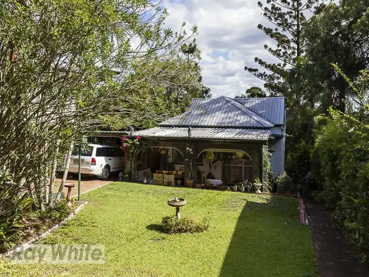 32 Lade Street, Coorparoo QLD 4151