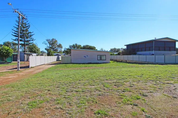 10 York Street, Jurien Bay WA 6516
