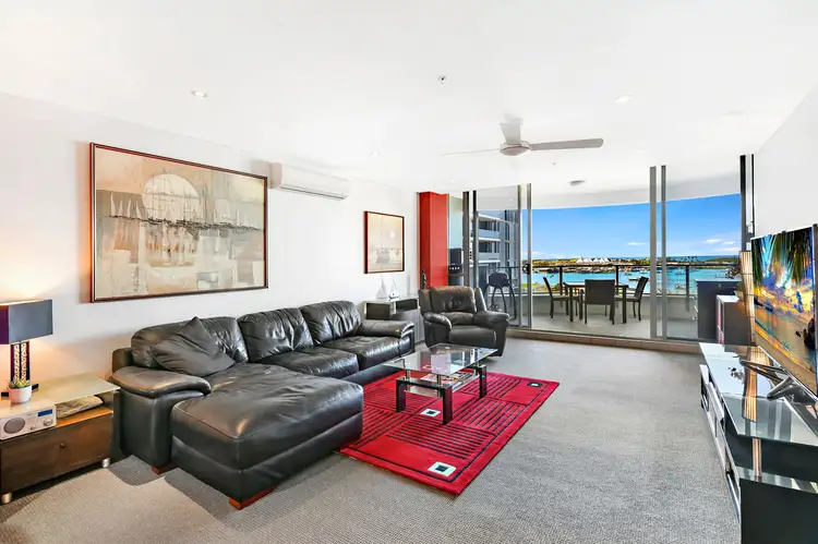 4 Como Crescent, Southport QLD 4215