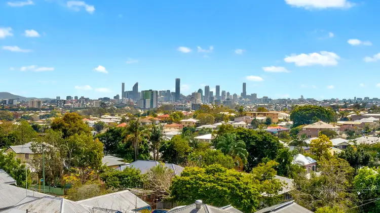 27 Nicholson Street, Greenslopes QLD 4120