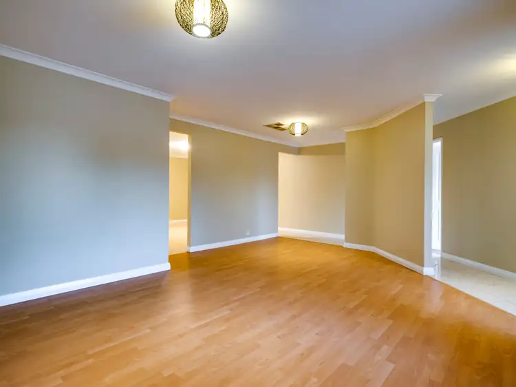 Fifth view of Homely house listing, 2 Pineview Place, Landsdale WA 6065