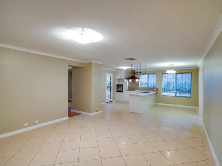Sixth view of Homely house listing, 2 Pineview Place, Landsdale WA 6065
