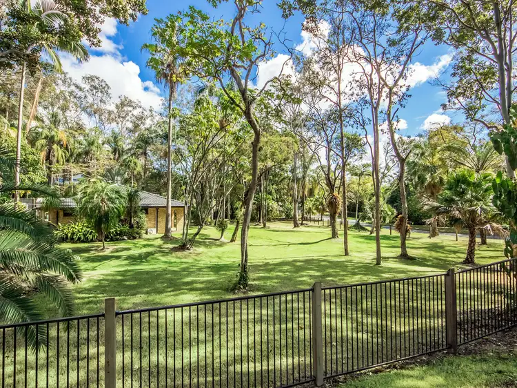 32 Ruth Terrace, Oxenford QLD 4210
