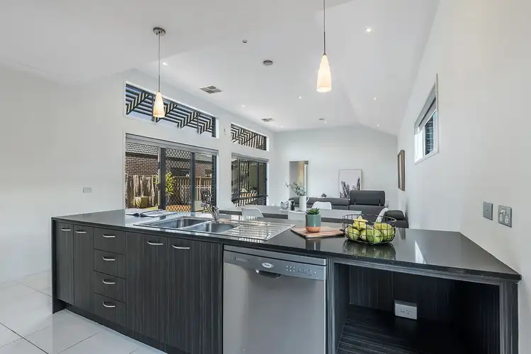 Fifth view of Homely house listing, 39 Burrora Way, Craigieburn VIC 3064