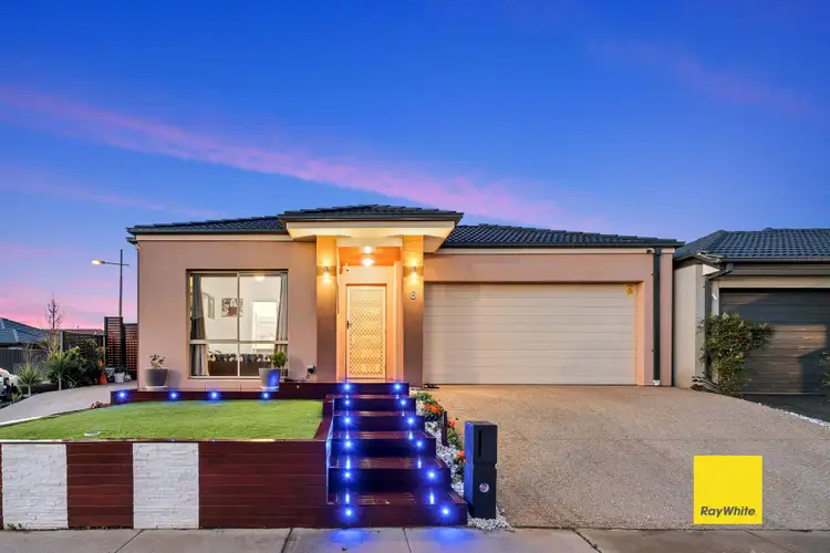 8 Canunda Way, Tarneit VIC 3029