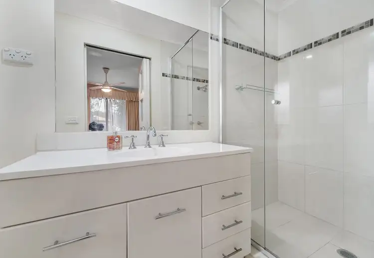 Seventh view of Homely house listing, 11 Finden Court, Craigieburn VIC 3064