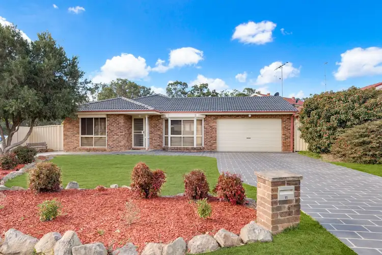 11 Withnell Crescent, St Helens Park NSW 2560