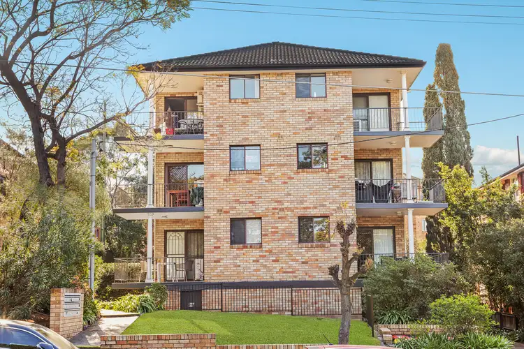 2/8 Pittwater Road, Gladesville NSW 2111