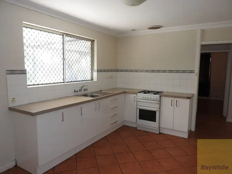 Fifth view of Homely house listing, 32 O'Sullivan Drive, Camillo WA 6111