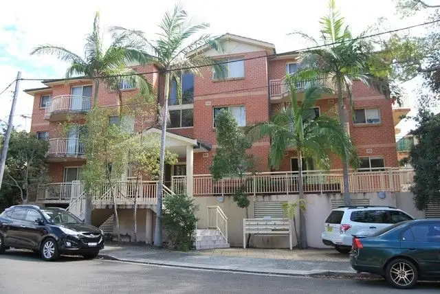 8-20 Sarsfield Circuit