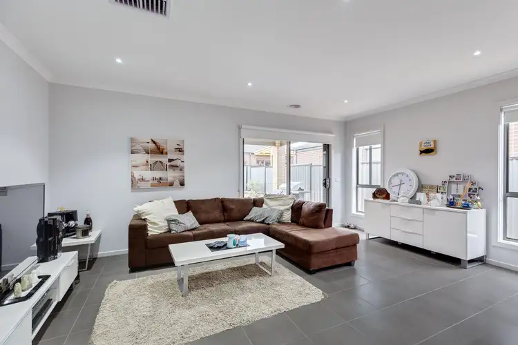Fifth view of Homely house listing, 32 Montpellier Crescent, Craigieburn VIC 3064