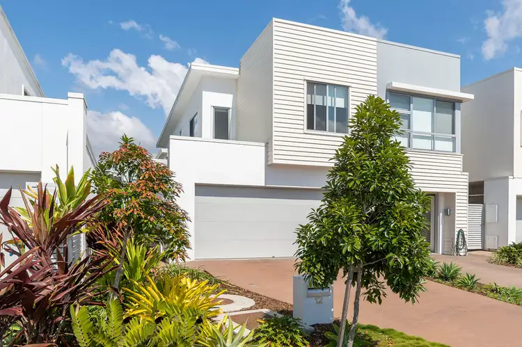 12 North Quay Circuit, Hope Island QLD 4212