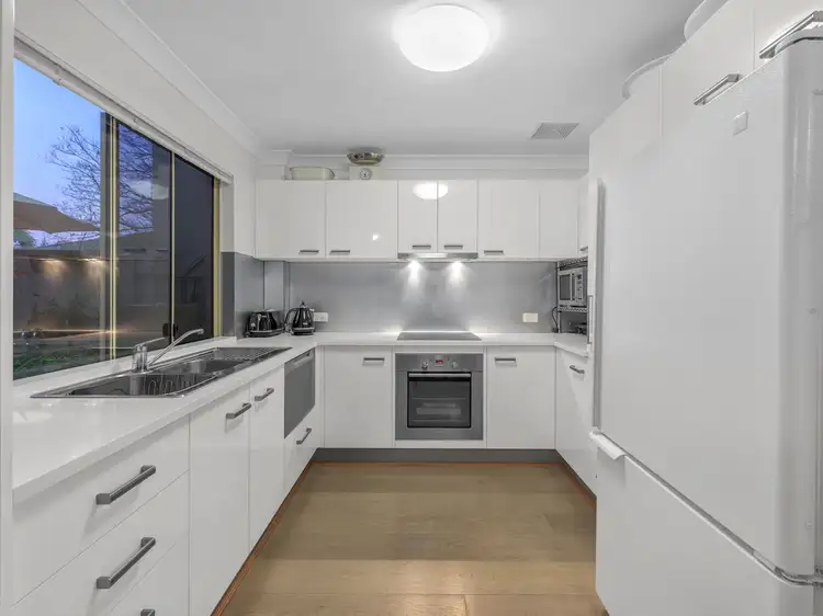 2/262 Cavendish Road, Coorparoo QLD 4151