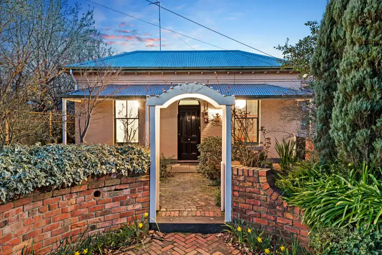 106 Clarendon Street, Soldiers Hill VIC 3350