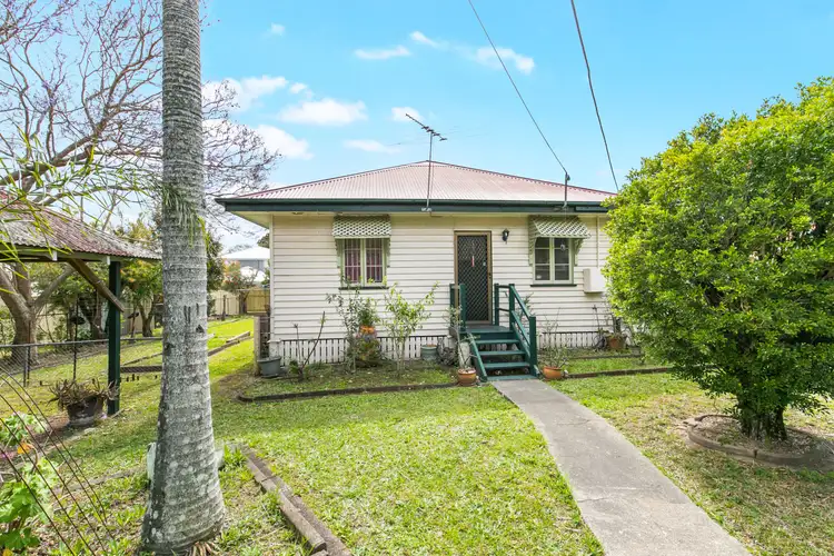 40 Hutton Avenue, Wynnum QLD 4178